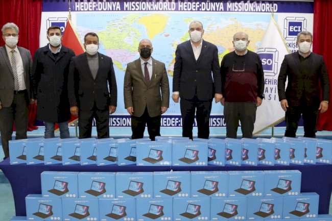 ESO'dan İhtiyaç Sahibi Öğrencilere Tablet Desteği